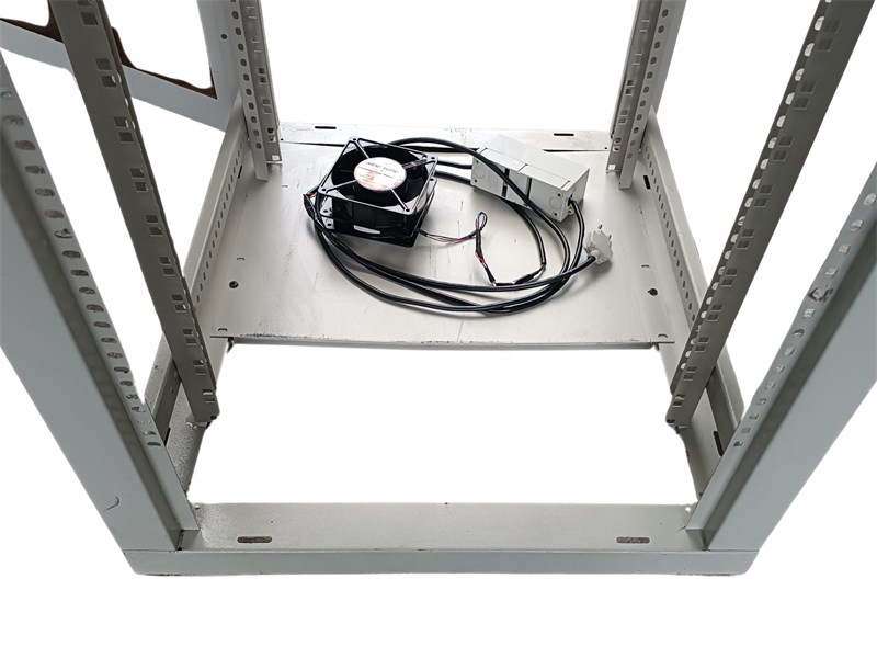 RACK PARA SERVIDOR, MONTADO, 24U, 700MM, BRANCO