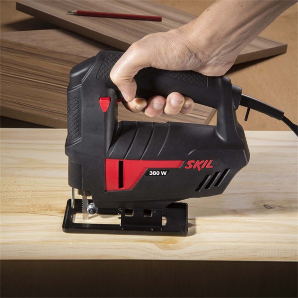 Serra Tico-tico 380w P/ Lâminas Em T Ou U, Cortes De 0 A 45 Graus E Trava De Gatilho Skil 4380 220v	