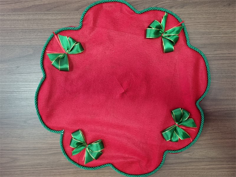 Saia Árvore Natal Feltro Pequeno 45cm diâmetro