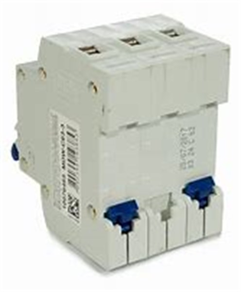 Minidisjuntor 2P C32A Dz4763 2P 32A 3Ka