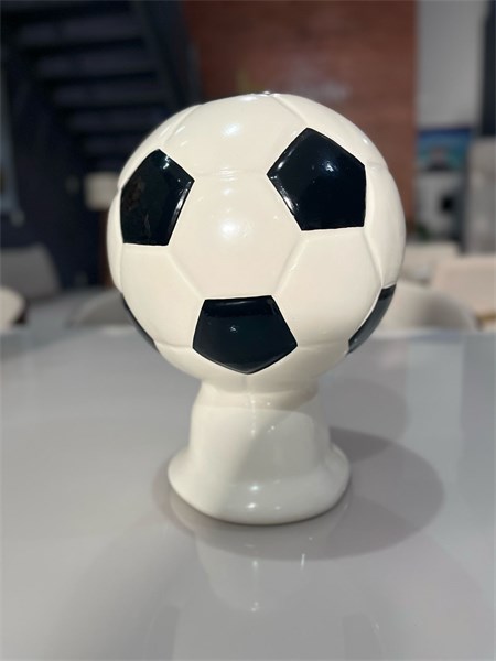 COFRE DE GESSO BOLA PRETA E BRANCO