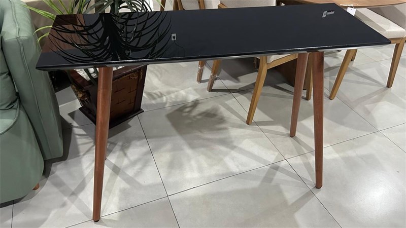 APARADOR PES PALITOS PRETO 1,20M