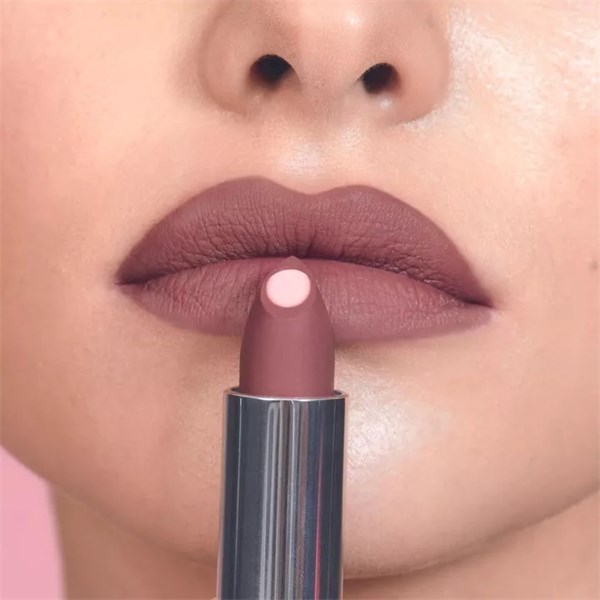 AVON HYDRAMATIC BATOM MATTE NUDE IRRESISTIVEL 3,6G