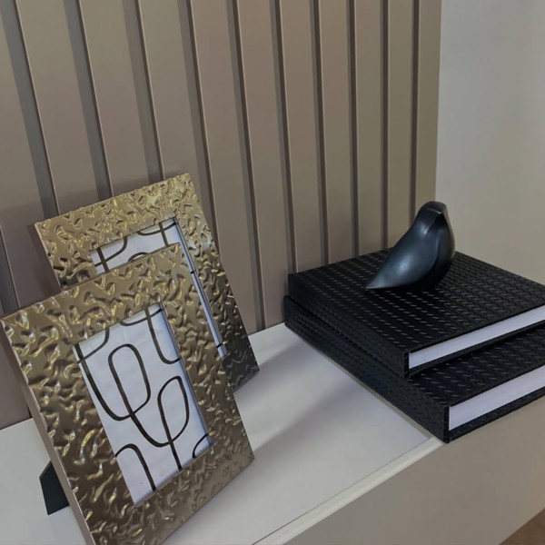 PORTA RETRATO 13X18 MDF FTO PRATA 24,9X19,9X1,5CM FLORARTE R.02344