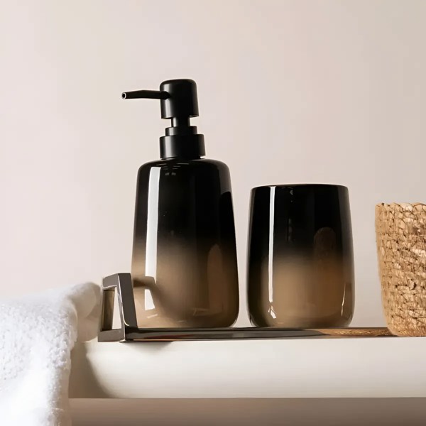 KIT CONJUNTO PARA BANHEIRO CERAMICA PRETO BEGE DEGRADE COM DISPENSER SABONETE LIQUIDO E COPO PORTA ESCOVA ORGANIZADOR DECORATIVO MODERNO ACABAMENTO DEGRADE TEXTURA LISA DESIGN SOFISTICADO R.01887