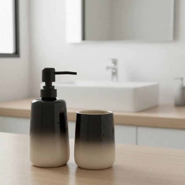 KIT CONJUNTO PARA BANHEIRO CERAMICA PRETO BEGE DEGRADE COM DISPENSER SABONETE LIQUIDO E COPO PORTA ESCOVA ORGANIZADOR DECORATIVO MODERNO ACABAMENTO DEGRADE TEXTURA LISA DESIGN SOFISTICADO R.01887