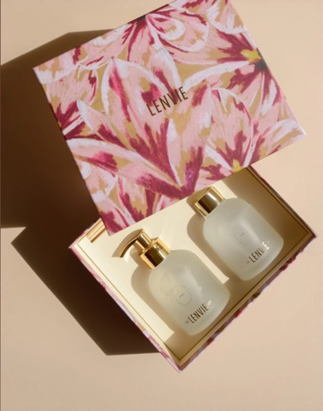 KIT DIFUSOR DE PERFUMES E SABONETE LIQUIDO MAGNOLIA PACIFICA 150ML R.01522