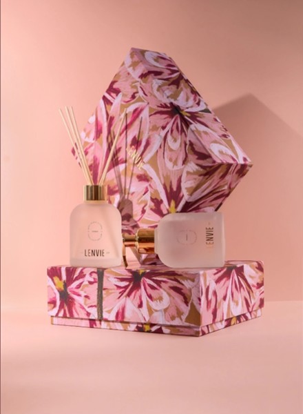 KIT DIFUSOR DE PERFUMES E SABONETE LIQUIDO MAGNOLIA PACIFICA 150ML R.01522
