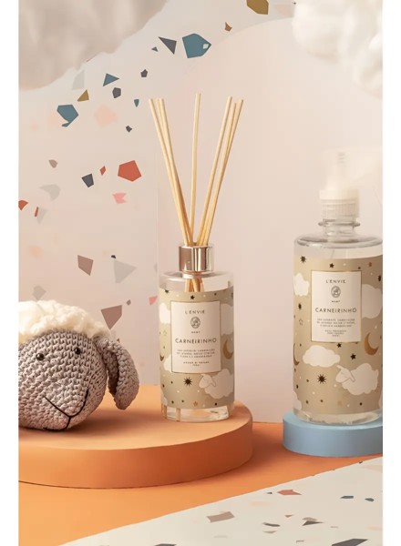 KIT AGUA PERFUMADA 500ML E DIFUSOR DE PERFUMES 250ML MAMY CARNEIRINHO R.03154