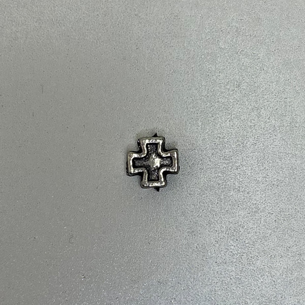 Berloque Cruz Mini Perfilado 8mm