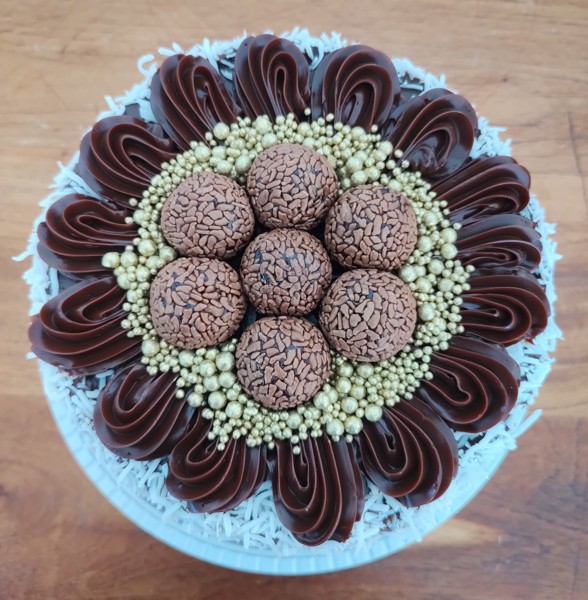 TORTA PRESTIGIO MASSA BRANCA 10 PESSOAS