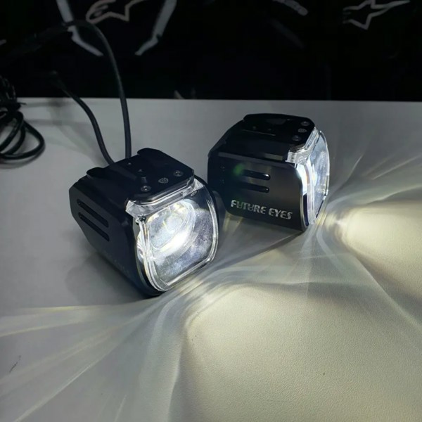 Farol Auxiliar Milha Universal Future Eyes UF1 | Moby Sport