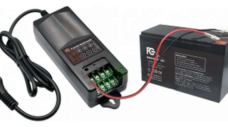 FONTE DE ALIMENTACAO NOBREAK MULTISAIDA 12V 5A 3 SAIDAS FC-1205MB R.01543
