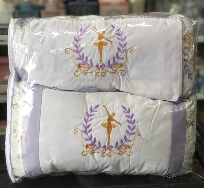 KIT MINI BERÇO SAMARA CRU. BORD - FEM = LILAS BAILARINA.....79097820689950