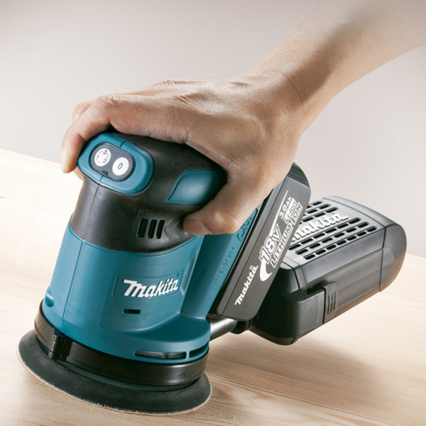 LIXADEIRA ORBITAL VELCRO BATERIA 18V MAKITA - DBO180Z