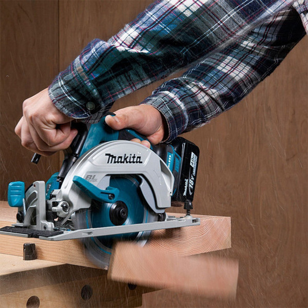 SERRA CIRCULAR 165MM A BATERIA 18V MAKITA - DHS680Z