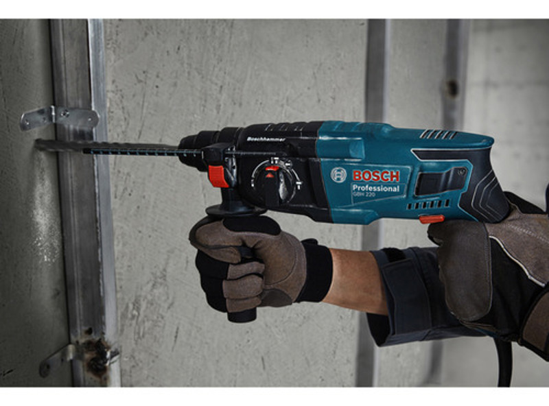 MARTELETE DE IMPACTO COM 720W E MALETA BOSCH - GBH220 - 0611.2A6.0E0 220V