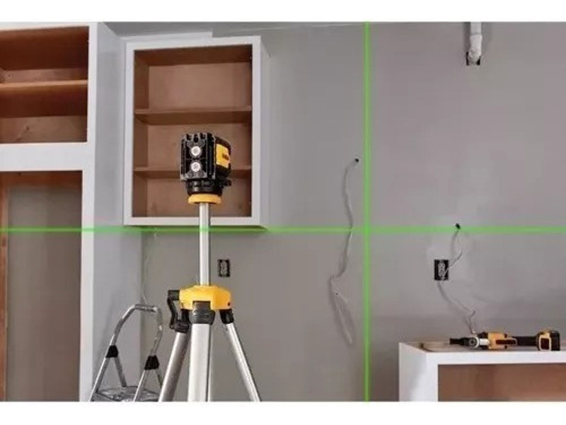 NIVEL A LASER VERDE DE 15MTS COM MALETA DEWALT - DW08802CG