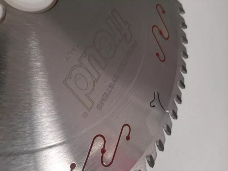 DISCO CORTE MDF DE 220MM COM 64 DENTES TRAPEZIO FREUD - LU3D0202