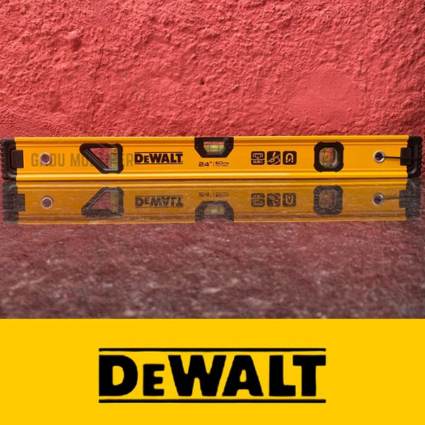 NIVEL 03 BOLHAS  BASE MAGNETICA DE ALUMINIO 24" 60CM DEWALT - DWHT42807