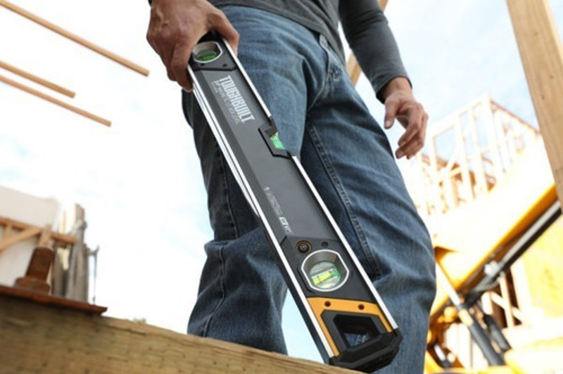 NIVEL 03 BOLHAS COM ILUMINACAO BASE MAGNETICA 24" 61CM TOUGHBUILT - TB-H2-L-24LH-M