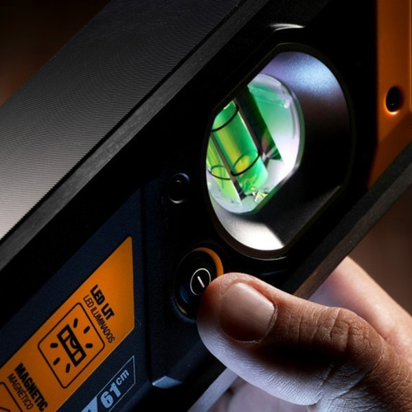 NIVEL 03 BOLHAS COM ILUMINACAO BASE MAGNETICA 24" 61CM TOUGHBUILT - TB-H2-L-24LH-M