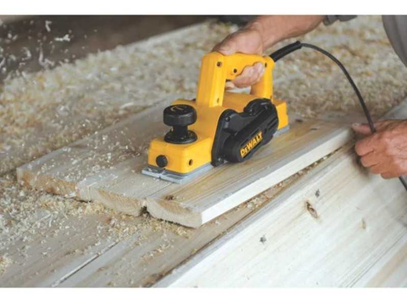 PLAINA ELETRICA 0 - 1.6MM COM 550W DEWALT - D26676-B2