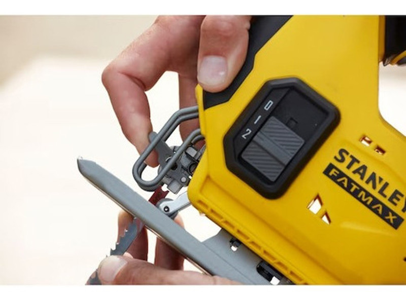 SERRA TICO TICO A BATERIA 20V STANLEY - SCJ600-B3