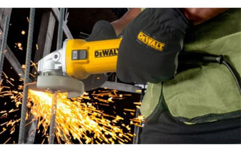 ESMERILHADEIRA ANGULAR 4.1/2'' COM 750W ULTRA COMPACTAR DEWALT - DWE750-B2 220V