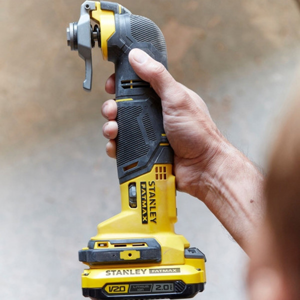 MULTIFERRAMENTA OSCILANTE BATERIA 20V COMPLETA COM MALETA STANLEY - SCT500D1K-BR