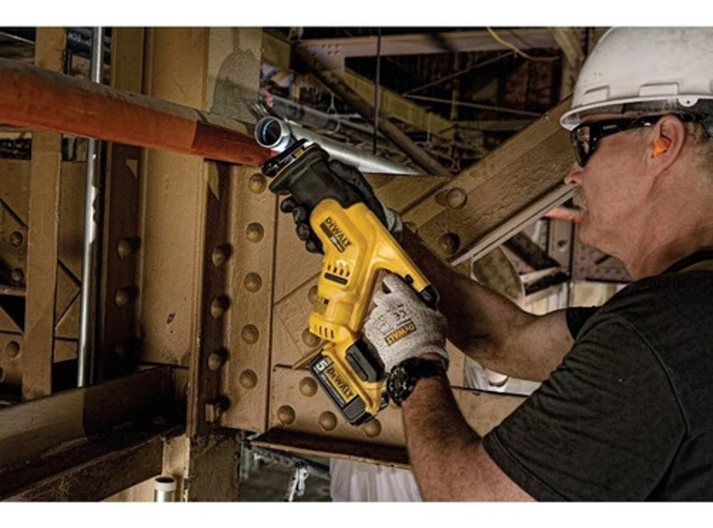 SERRA SABRE A BATERIA 20V DEWALT - DCS387B