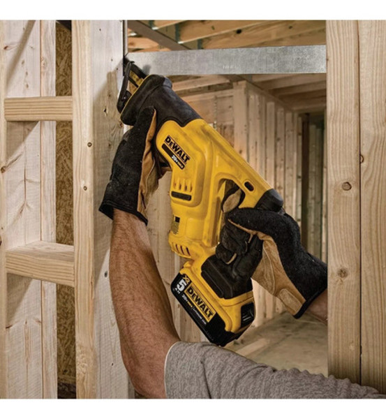 SERRA SABRE A BATERIA 20V DEWALT - DCS387B