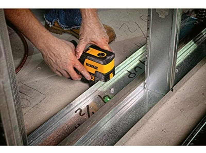 NIVEL A LASER VERDE DE 30MTS E PRUMO COM MALETA DEWALT - DW0822CG