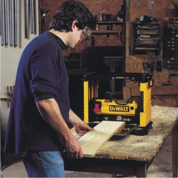 DESENGROSSADEIRA PORTATIL 1800W DEWALT - DW733-B2 220V