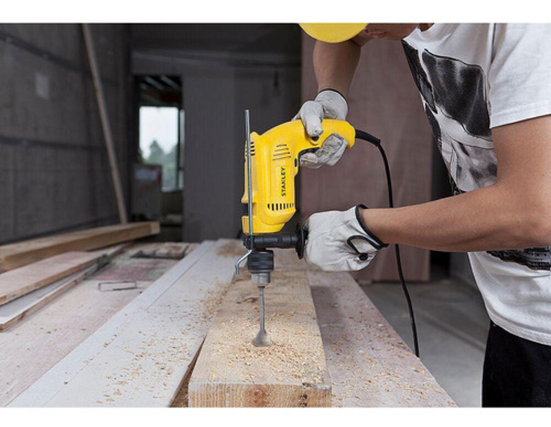 FURADEIRA DE IMPACTO 1/2'' - 13MM COM 600W STANLEY - SDH600BR 127V