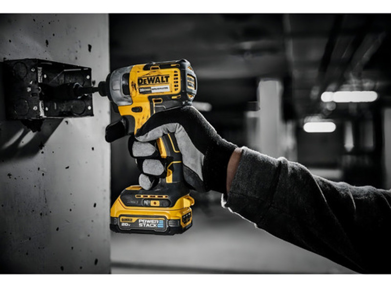 BATERIA COMPACTA POWERSTACK 20V COM 1.7AH DEWALT - DCBP034-B3