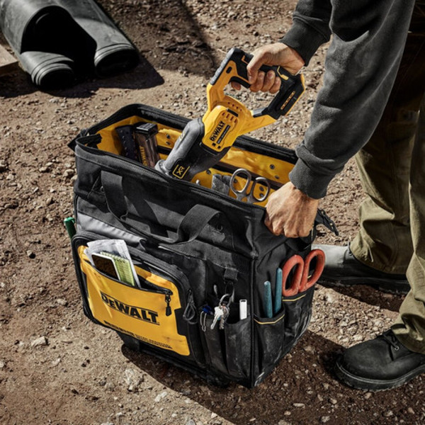 BOLSA DE FERRAMENTA MULTITASK COM RODINHA DE 18'' DEWALT - DWST560107