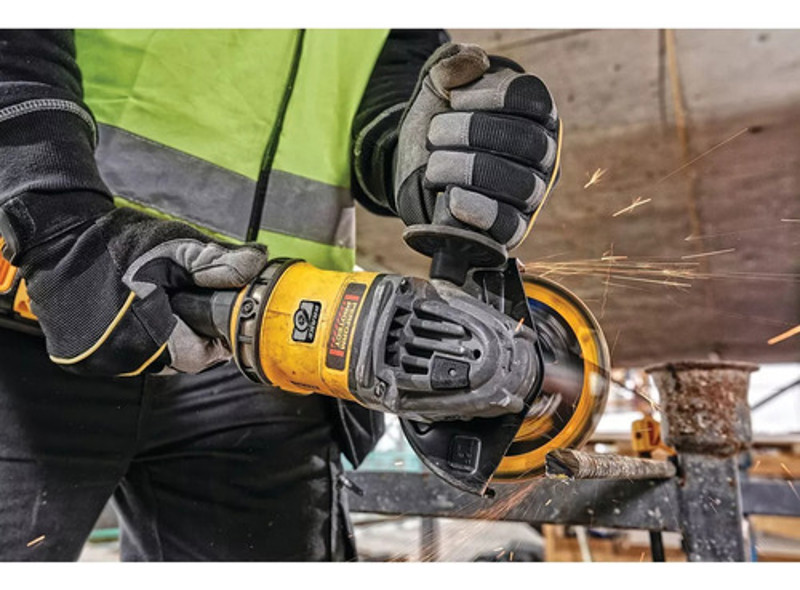 ESMERILHADEIRA ANGULAR 4.1/2" A BATERIA 60V COMPLETA COM BOLSA DEWALT - DCG418T2-B2