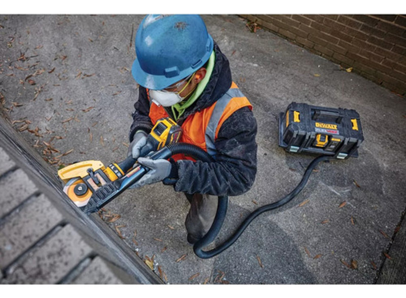 ESMERILHADEIRA ANGULAR 4.1/2" A BATERIA 60V COMPLETA COM BOLSA DEWALT - DCG418T2-B2