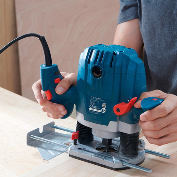 TUPIA DE COLUNA 1300W GOF130 BOSCH - 06016B70E 220V