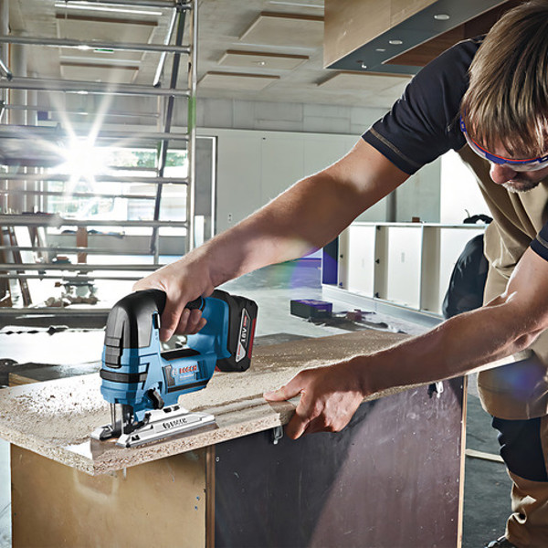 SERRA TICO TICO A BATERIA 18V BOSCH - GST 18V-LI-B - 060158J3D2