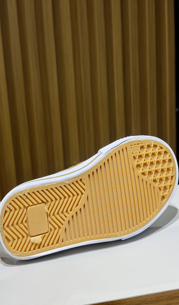 ROCK STAR COURINO CANO CURTO