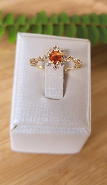 ANEL AMBAR CRAVEJADO COM 8 PONTAS