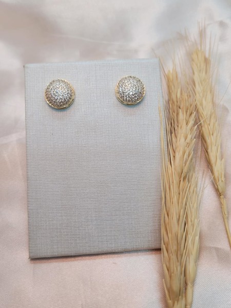 BRINCO MEIA ESFERA CRAVEJADO