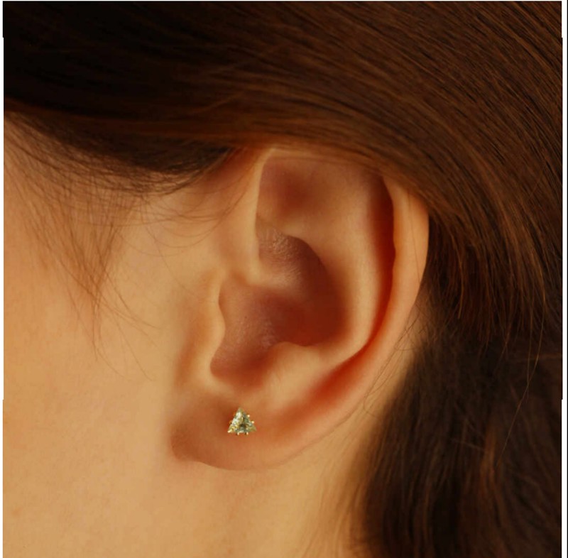 BRINCO TRIANGULAR VERDE CLARO 