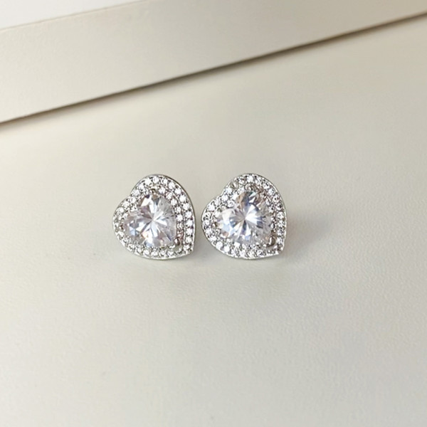 BRINCO ZIRCONIA CORAÇÃO CRAVEJADO CRISTAL