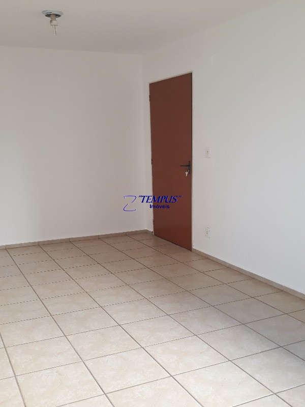 Apartamento à venda com 2 quartos, 46m² - Foto 2