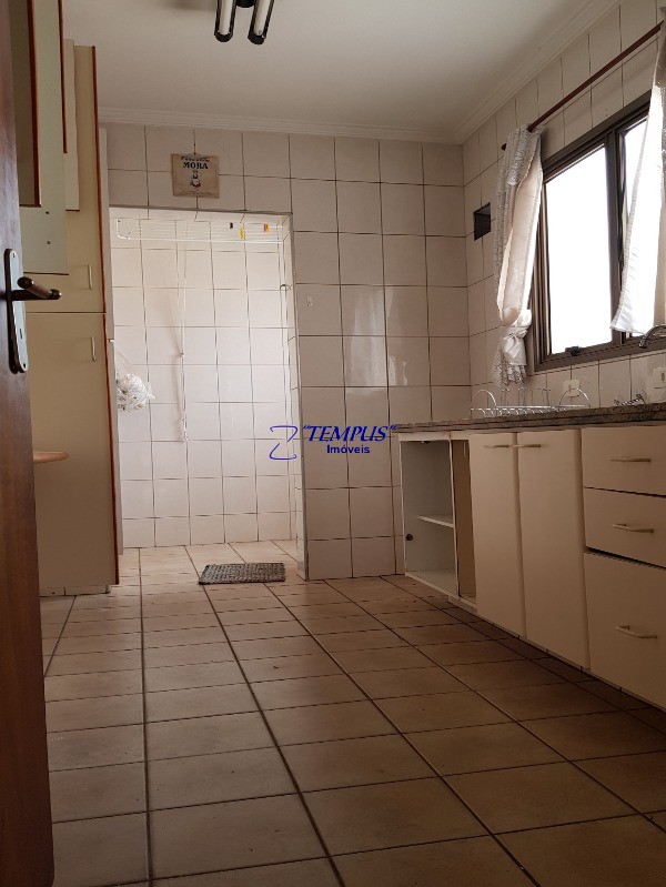 Apartamento para alugar com 3 quartos, 96m² - Foto 7