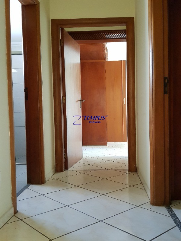 Apartamento para alugar com 3 quartos, 96m² - Foto 8