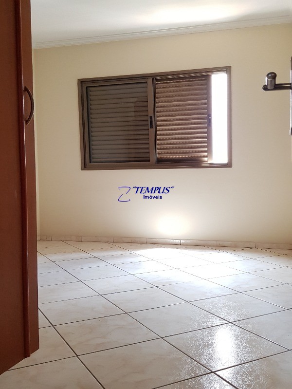 Apartamento para alugar com 3 quartos, 96m² - Foto 11